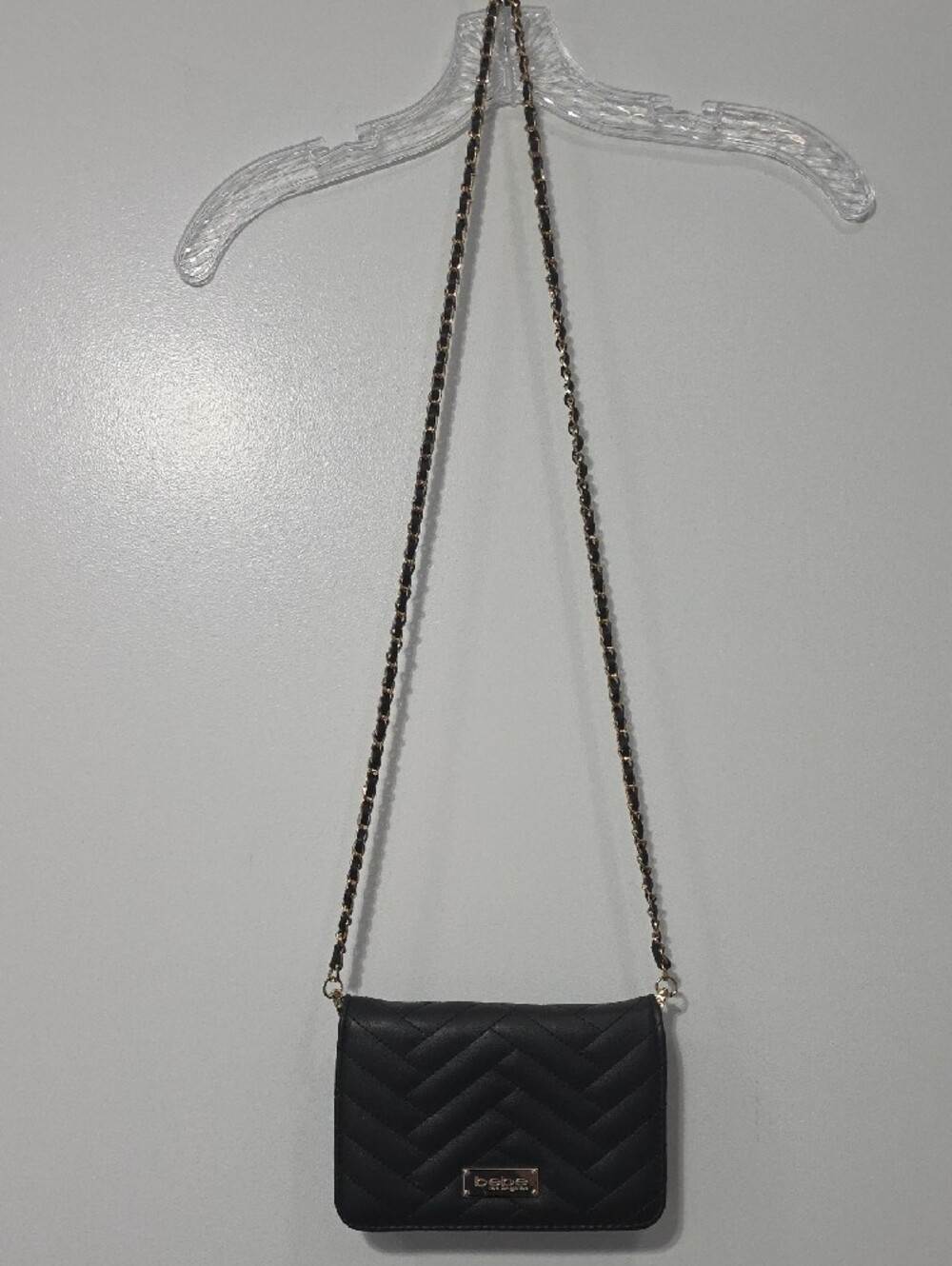 bebe Sophia Quilted Black Crossbody Bag Gold Chain Strap Logo Plaque Purse T19